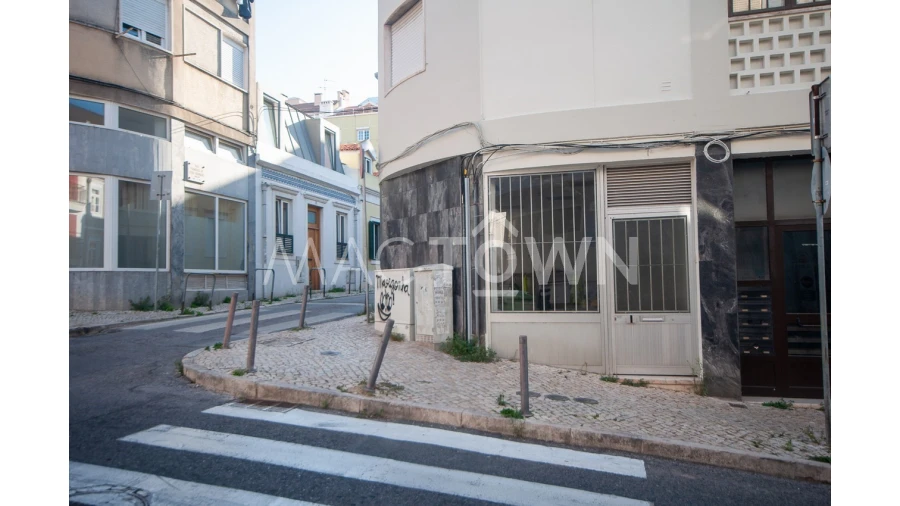 Loja para Venda em Campolide Foto 4