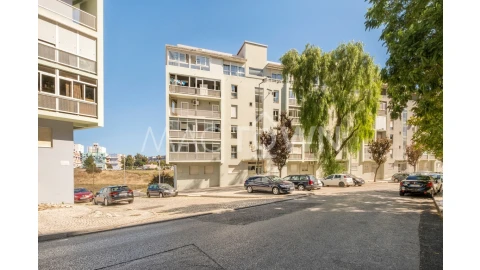Apartamento T3 para Venda em Marvila