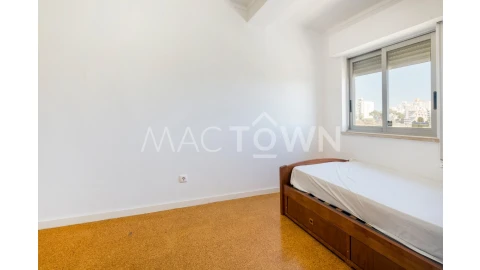 Apartamento T3 para Venda em Marvila