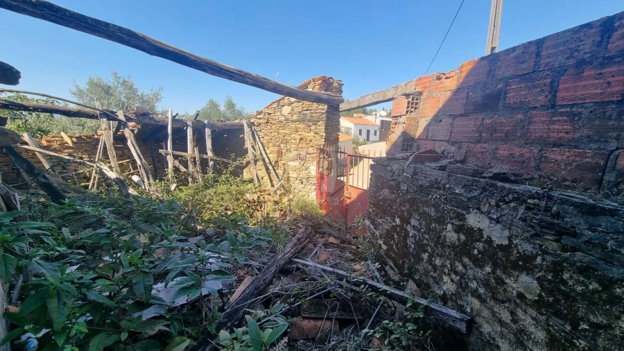 Moradia T2 para Venda em Santo Andre das Tojeiras Foto 23