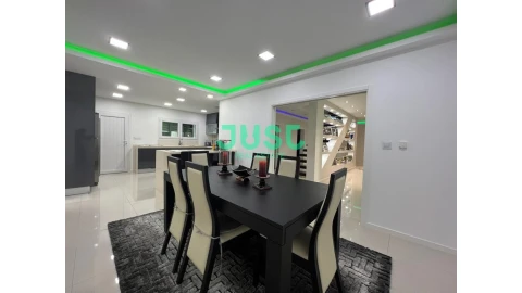 Moradia T5 para Venda em Charneca de Caparica e Sobreda