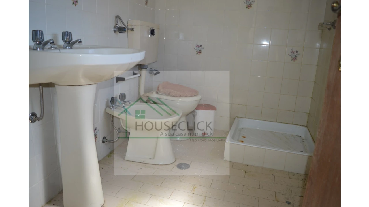 Moradia T3 para Venda em Almeida Foto 11