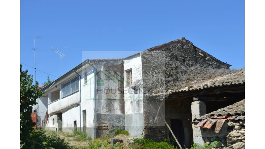 Moradia T3 para Venda em Almeida Foto 1