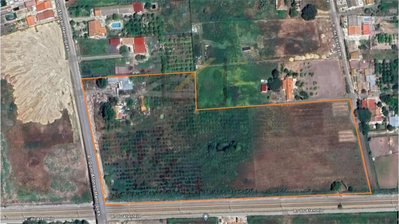 Terreno Misto para Venda em Pinhal Novo Foto 1