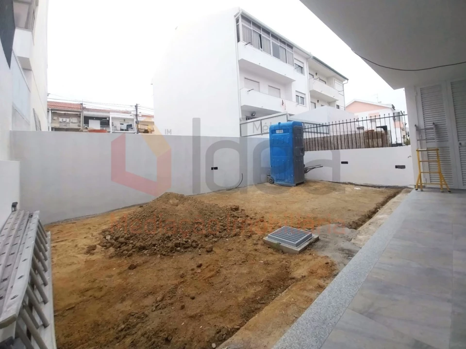 Moradia T2 para Venda em Corroios Foto 27