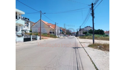 Moradia T2 para Venda em Corroios