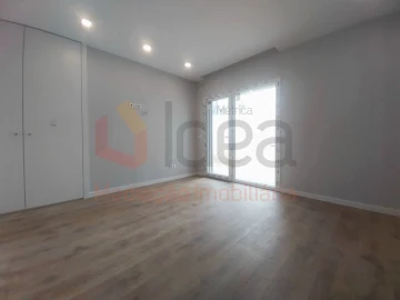 Moradia T2 para Venda em Corroios