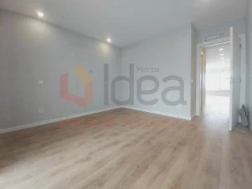Moradia T2 para Venda em Corroios