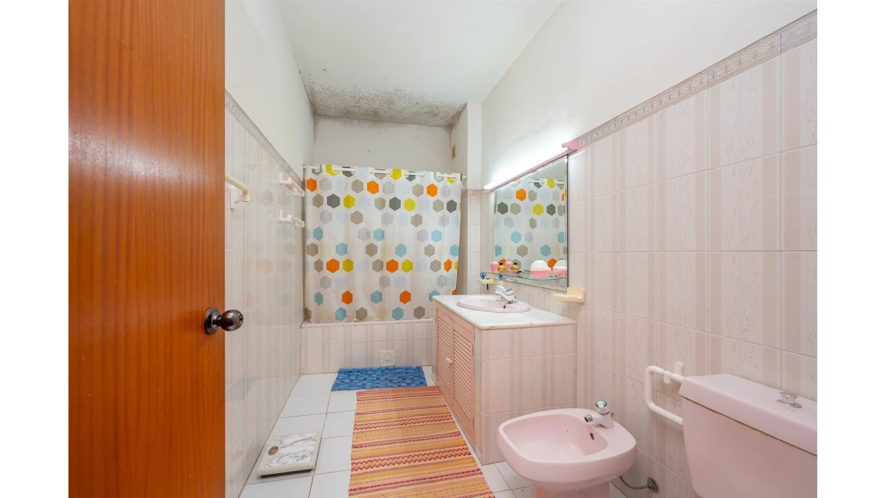 Moradia T10 para Venda em Santa Maria e São Miguel, São Martinho, São Pedro Penaferrim Foto 24