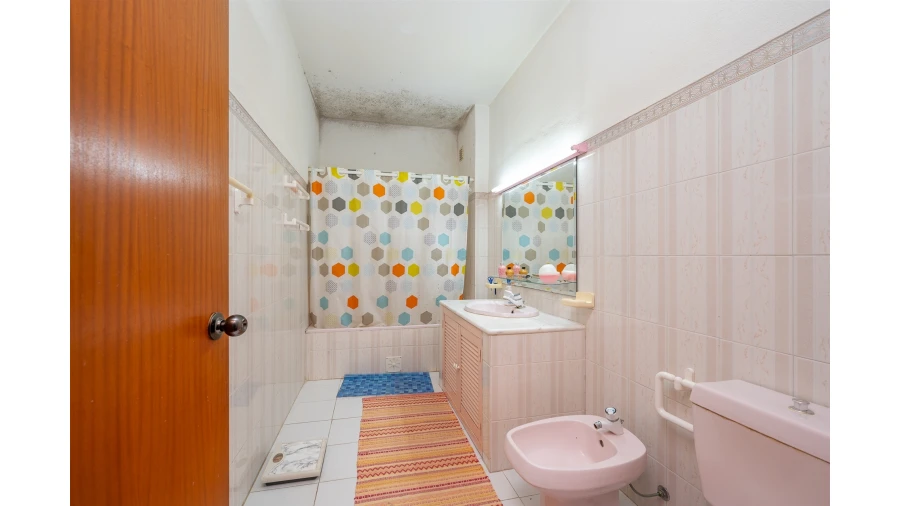 Moradia T10 para Venda em Santa Maria e São Miguel, São Martinho, São Pedro Penaferrim Foto 24