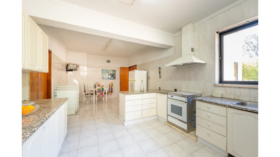 Moradia T10 para Venda em Santa Maria e São Miguel, São Martinho, São Pedro Penaferrim Foto 16