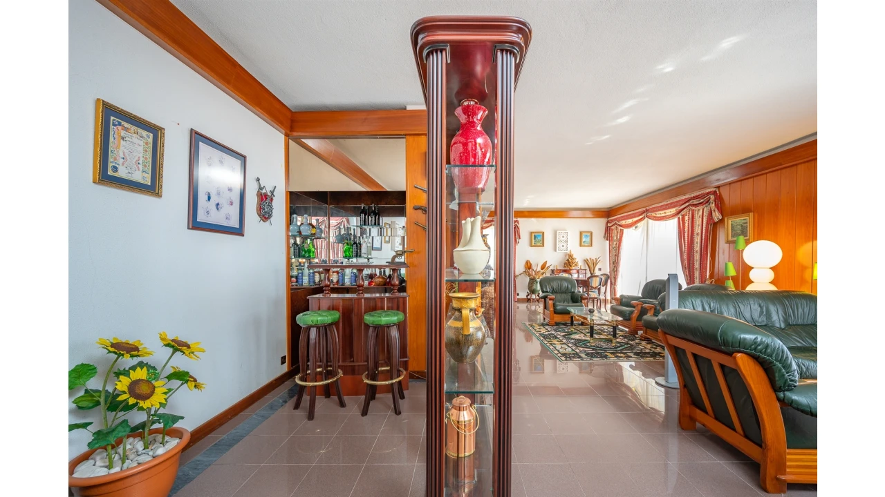 Moradia T10 para Venda em Santa Maria e São Miguel, São Martinho, São Pedro Penaferrim Foto 7