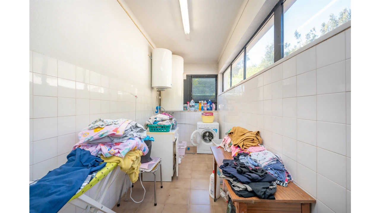 Moradia T10 para Venda em Santa Maria e São Miguel, São Martinho, São Pedro Penaferrim Foto 17