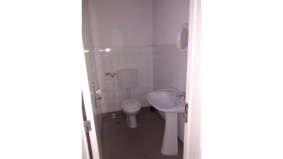 Loja para Venda em Massamá e Monte Abraão Foto 9