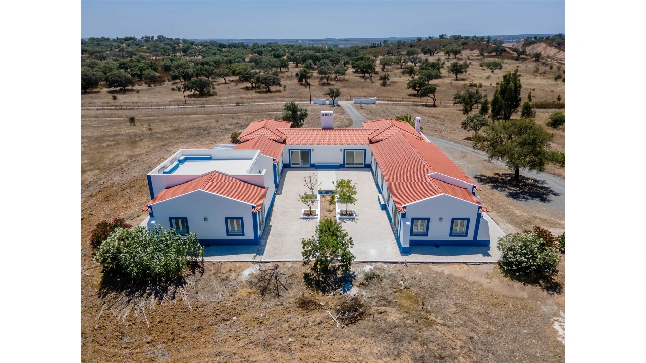 Quinta T4 para Venda em Azinheira dos Barros e São Mamede do Sádão Foto 47