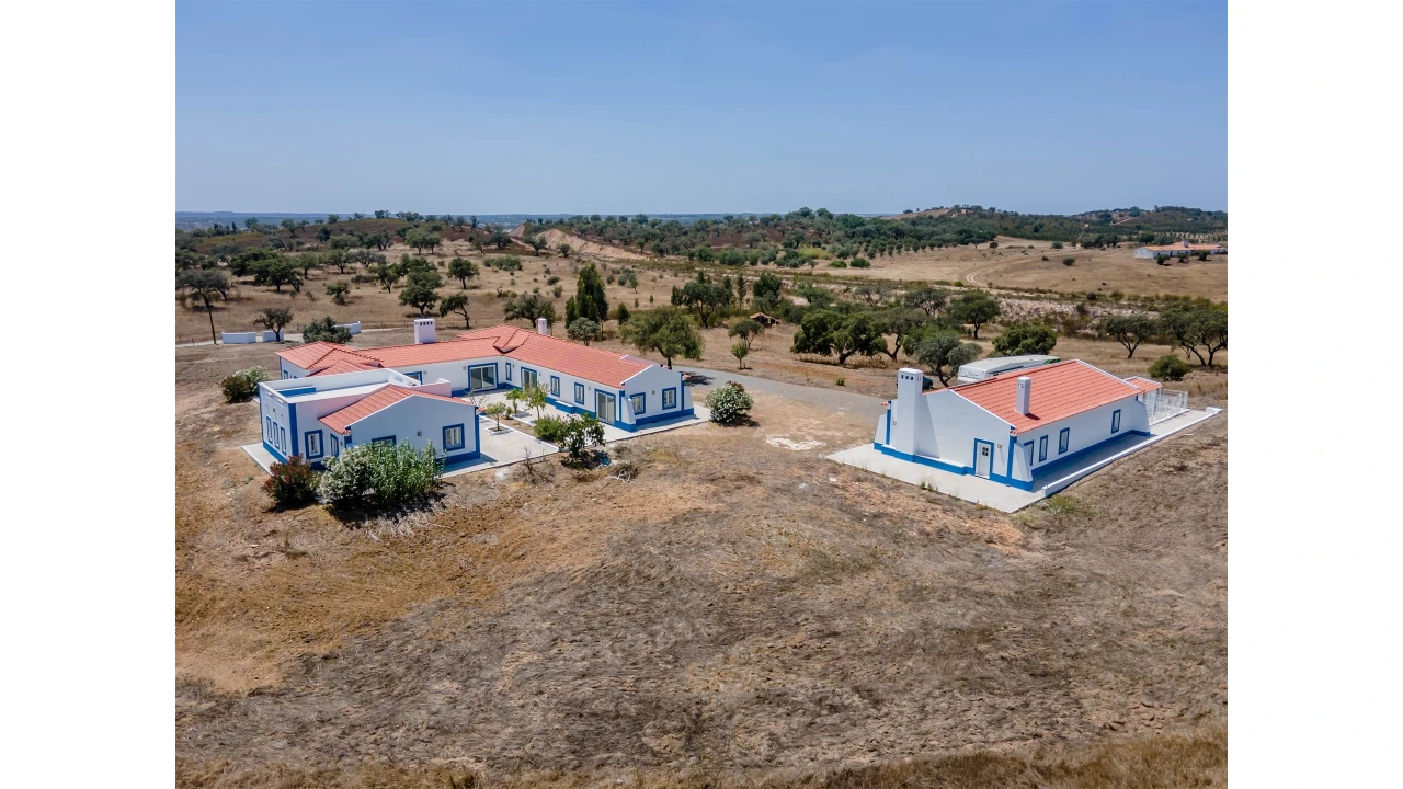 Quinta T4 para Venda em Azinheira dos Barros e São Mamede do Sádão Foto 5