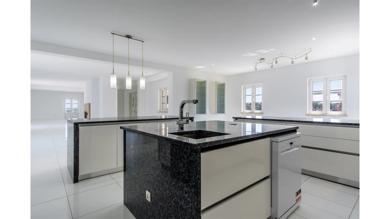 Quinta T4 para Venda em Azinheira dos Barros e São Mamede do Sádão Foto 12