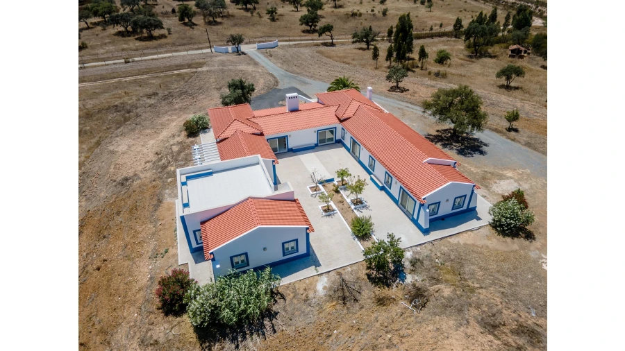 Quinta T4 para Venda em Azinheira dos Barros e São Mamede do Sádão