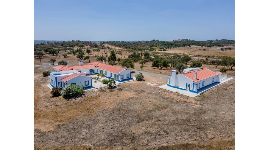 Quinta T4 para Venda em Azinheira dos Barros e São Mamede do Sádão Foto 5