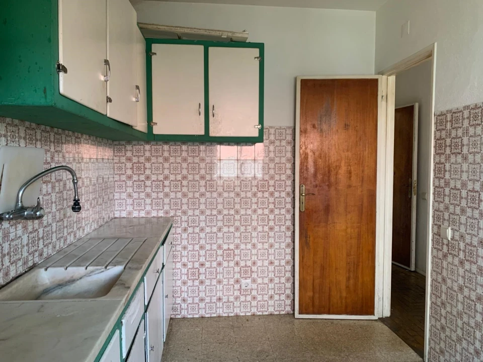 Prédio para Venda em Santo António dos Cavaleiros e Frielas Foto 25