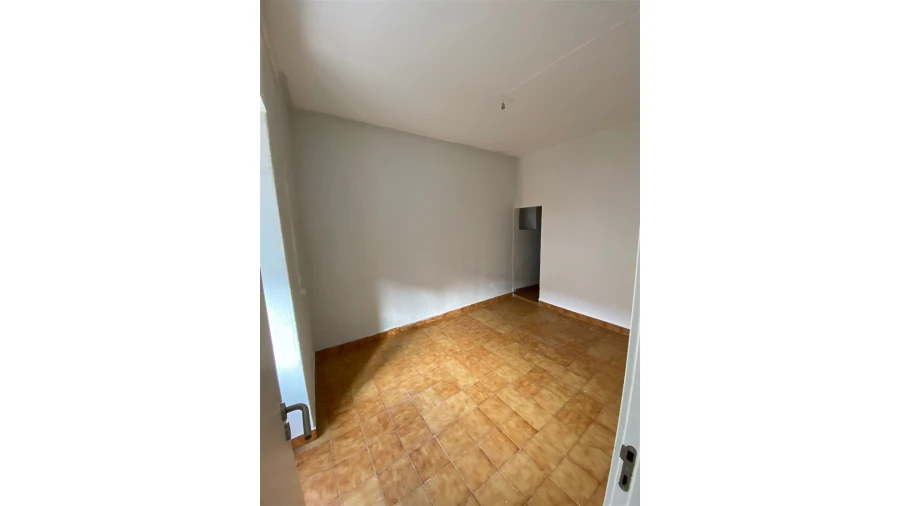 Prédio para Venda em Santo António dos Cavaleiros e Frielas Foto 8