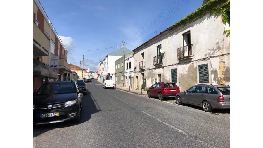 Prédio para Venda em Santo António dos Cavaleiros e Frielas Foto 13