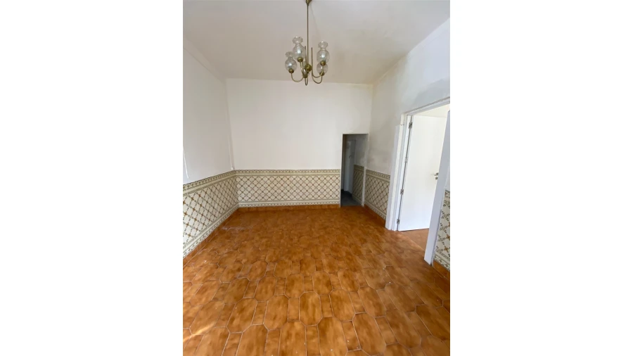 Prédio para Venda em Santo António dos Cavaleiros e Frielas Foto 9