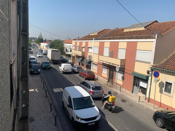 Prédio para Venda em Santo António dos Cavaleiros e Frielas Foto 20