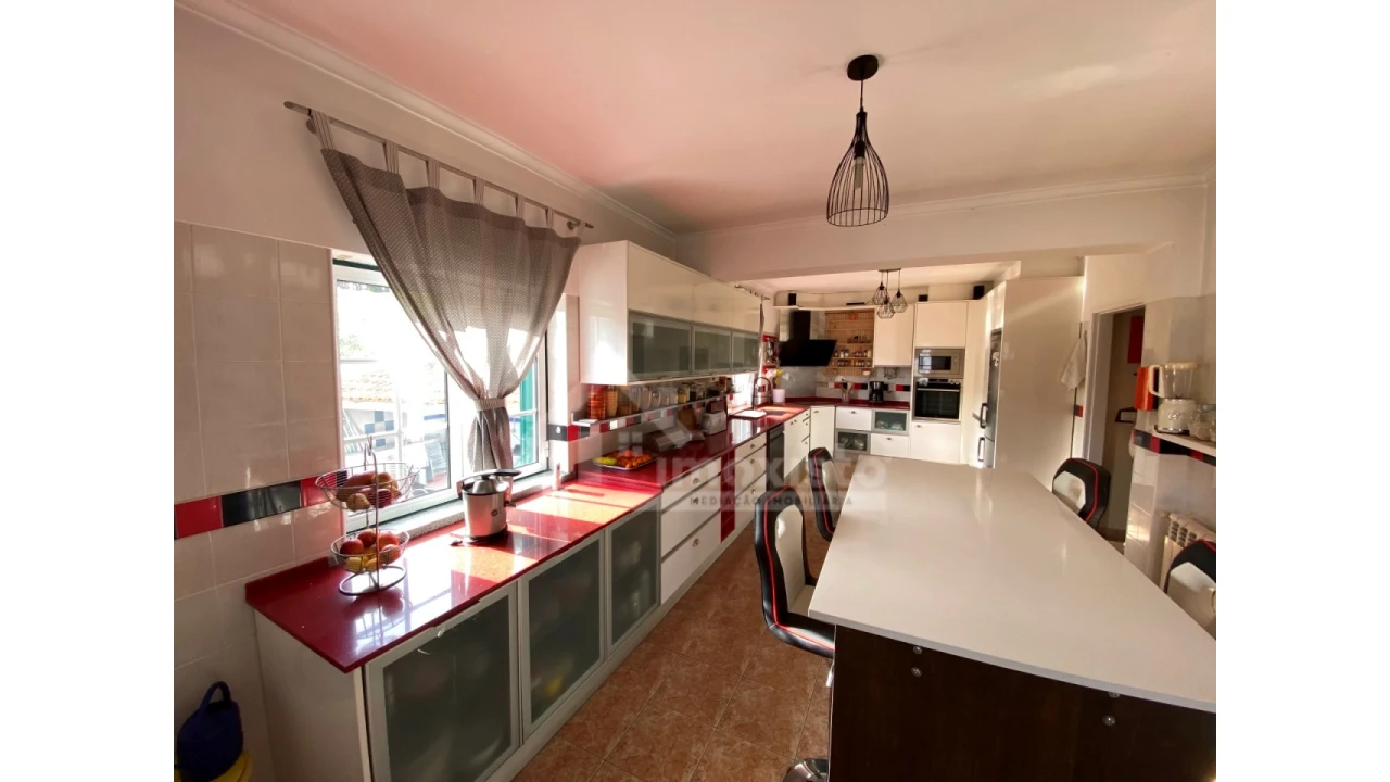 Moradia T4 para Venda em Castanheira de Pêra e Coentral Foto 4