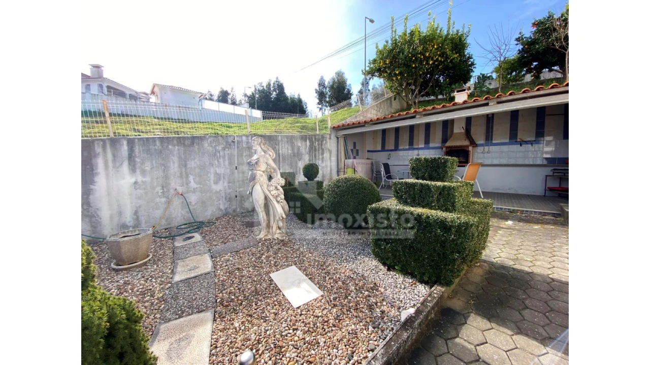 Moradia T4 para Venda em Castanheira de Pêra e Coentral Foto 30