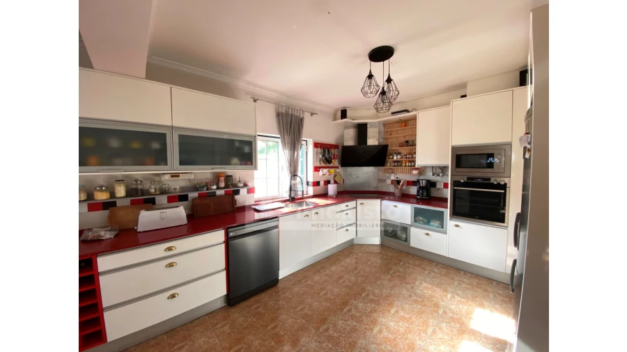 Moradia T4 para Venda em Castanheira de Pêra e Coentral Foto 3