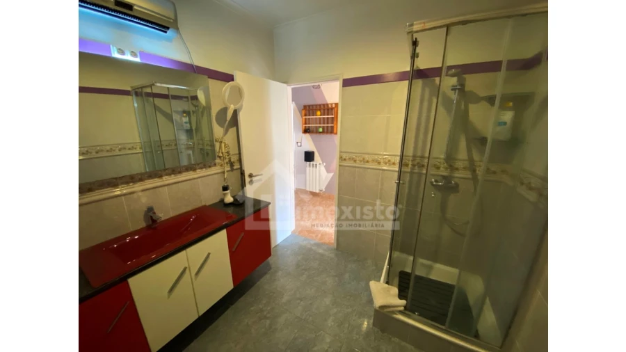 Moradia T4 para Venda em Castanheira de Pêra e Coentral Foto 11