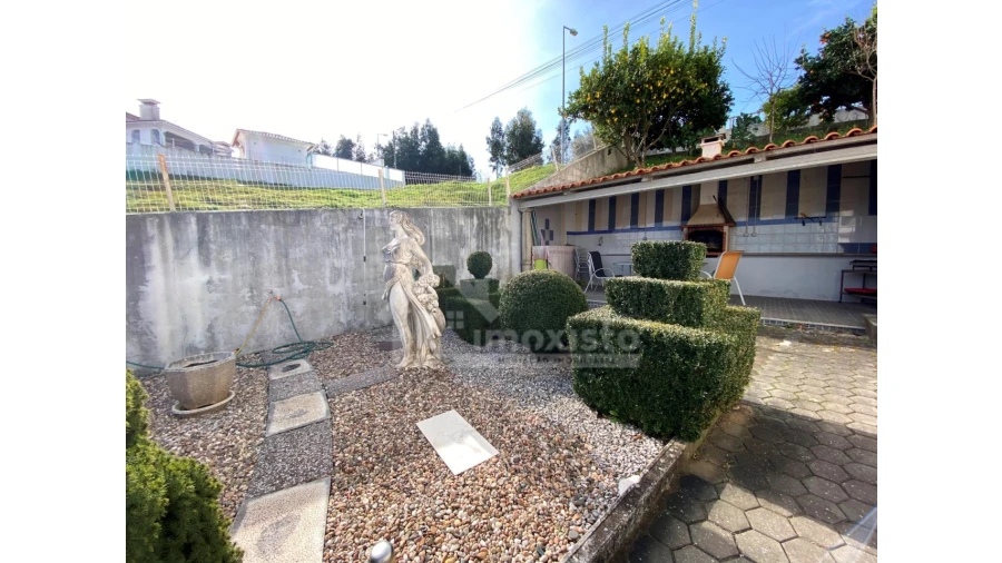 Moradia T4 para Venda em Castanheira de Pêra e Coentral Foto 30