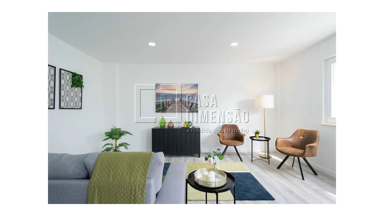 Apartamento T2 para Venda em Benfica Foto 2