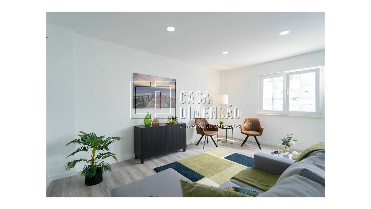 Apartamento T2 para Venda em Benfica Foto 3