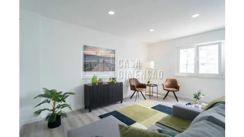 Apartamento T2 para Venda em Benfica