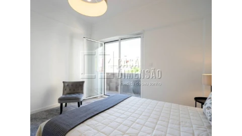 Apartamento T2 para Venda em Benfica