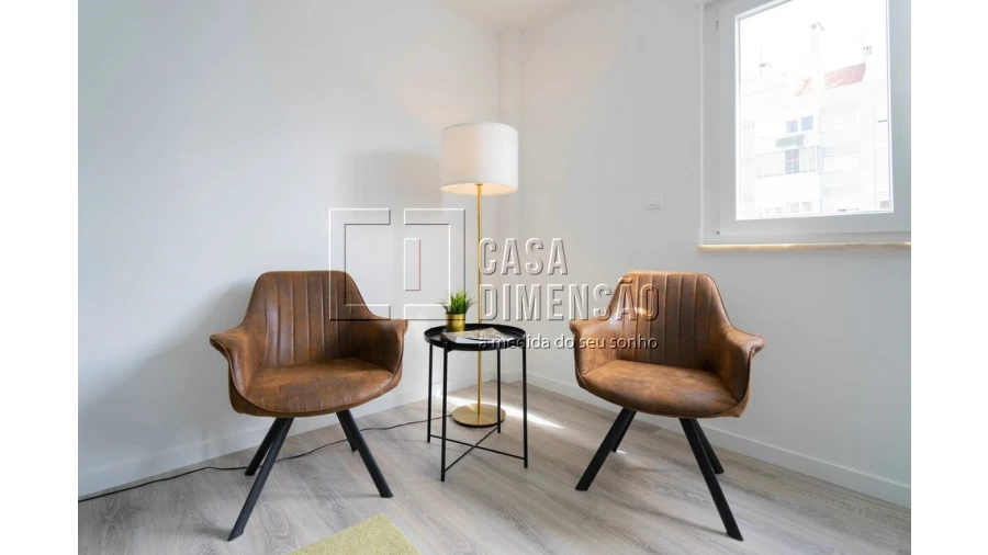 Apartamento T2 para Venda em Benfica Foto 5