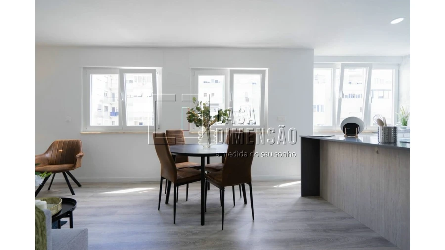 Apartamento T2 para Venda em Benfica Foto 8