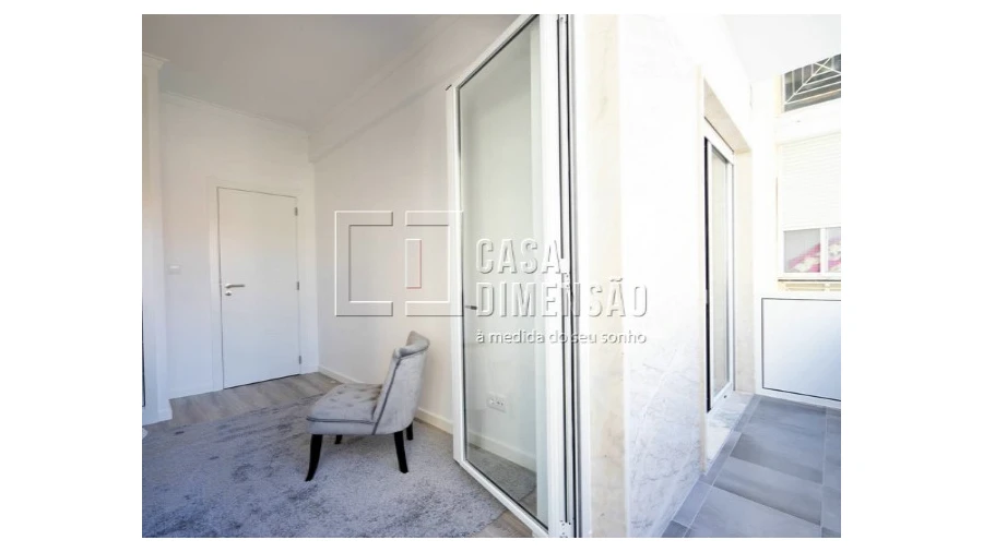 Apartamento T2 para Venda em Benfica Foto 33