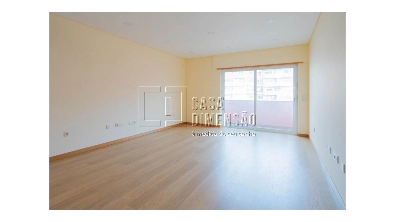 Apartamento T2 para Venda em Barcarena Foto 3