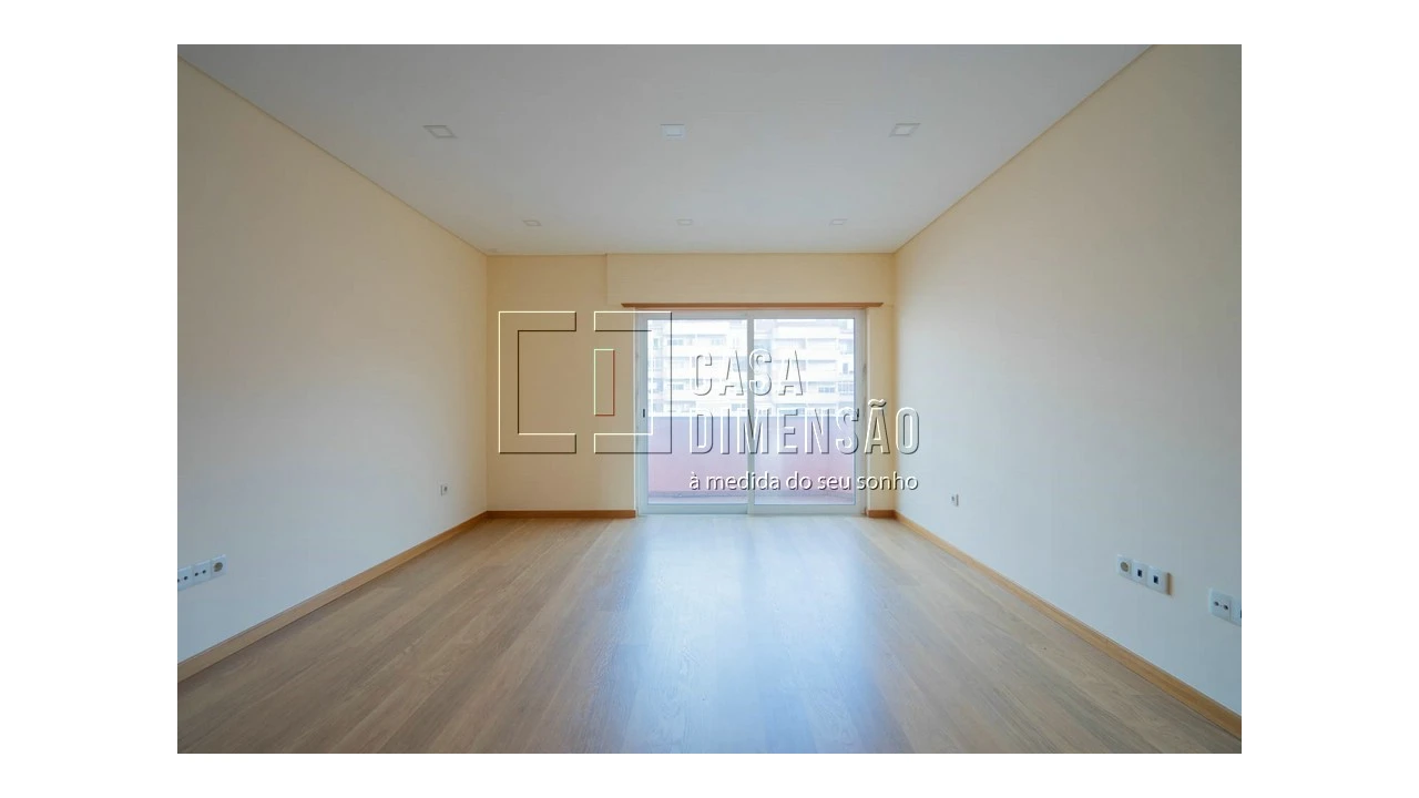 Apartamento T2 para Venda em Barcarena Foto 4