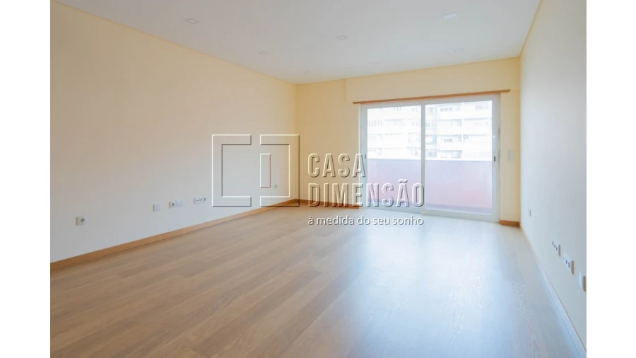 Apartamento T2 para Venda em Barcarena Foto 3