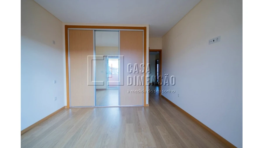 Apartamento T2 para Venda em Barcarena Foto 15