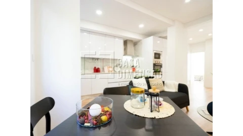 Apartamento T3 para Venda em Benfica