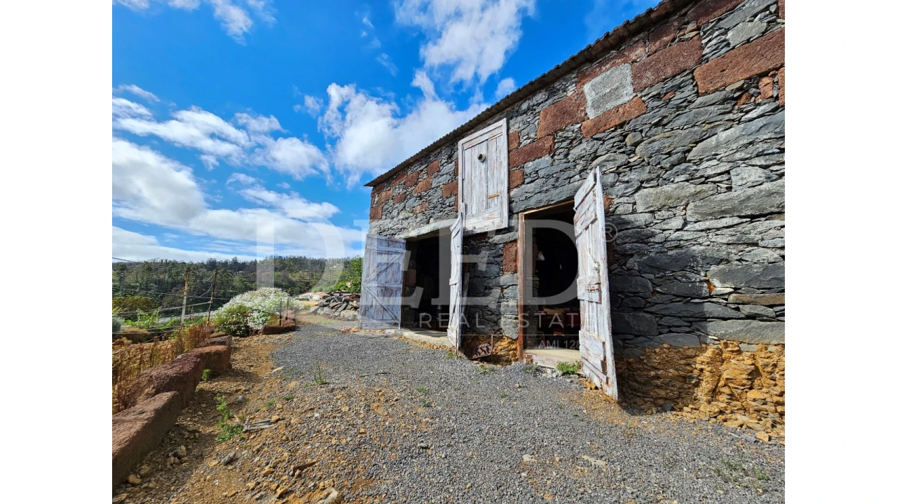 Moradia T2 para Venda em Fajã da Ovelha Foto 7
