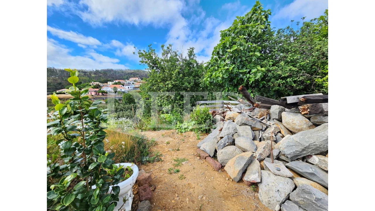 Moradia T2 para Venda em Fajã da Ovelha Foto 8