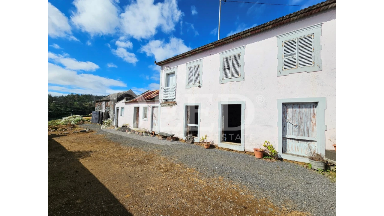 Moradia T2 para Venda em Fajã da Ovelha Foto 1