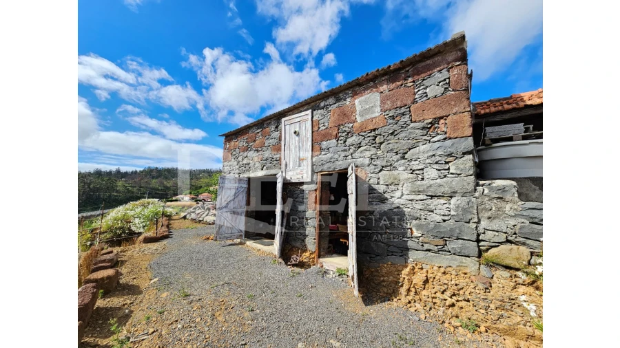 Moradia T2 para Venda em Fajã da Ovelha Foto 4
