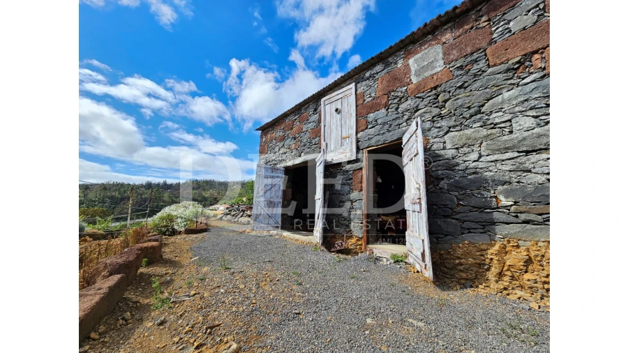 Moradia T2 para Venda em Fajã da Ovelha Foto 7